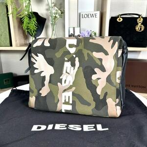 美品 DIESEL 迷彩 ボディバッグ 大容量 ショルダーバッグ