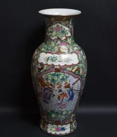 乾隆年製在銘 粉彩色絵窓絵『人物花蝶祥瑞文』大型飾壺 花瓶 高46.5cm