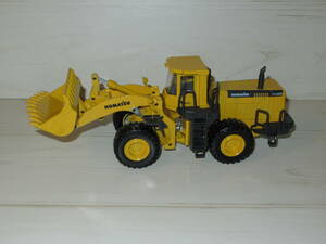 匿名送料無料★絶版☆コマツ KOMATSU 建機ダイキャストモデル WA600‐3 avance ★大型ホイールローダ ★スケール 1/50 ミニチュア 即決 ！