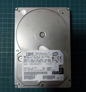 ID15 3.5インチ IDE HDD IBM DeskStar 123.5GB 7200RPM IC35L120AVVA07-0