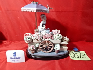 QJ-13/美品 リヤドロLLADRO 公園通りの花屋さん 1454 フィギュリン 大型人気作品 専用箱付 西洋陶器人形 コレクター マニア