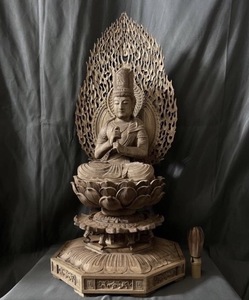 大型高62cm 仏教工芸品　総楠製　井波彫刻　極上彫　木彫仏像　大日如来座像