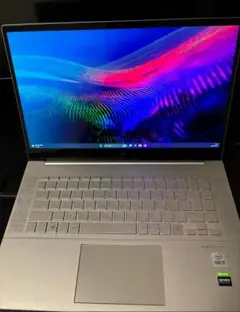 HP ENVY 15-ep クリエイターモデル