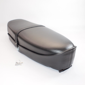 Seat for Vespa ET3 -with lock-with Piaggio logo- black ベスパ 純正タイプ キー付シート 黒 50S 100ビンテージスモール 社外品