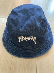 STUSSY デニム ビッグ ストックロゴ バケットハット L/XL インディゴ 