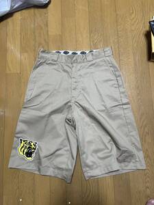 良品 Dickies × 阪神 タイガース コラボ ハーフパンツ ディッキーズ 32 