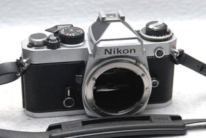 Nikon ニコン 昔の高級一眼レフカメラ FE（銀）ボディ 希少な作動品（腐食なし）