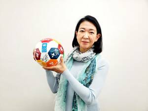 [アフリカ子ども支援チャリティー]紺野美沙子さん直筆サイン入りUNDPサッカーボール