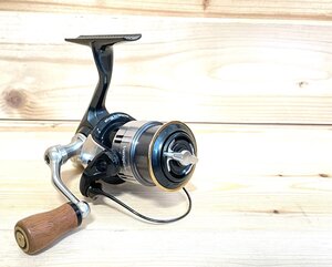 ■SHIMANO シマノ Vanquish 12 ヴァンキッシュ C2000HGS 02843 ウッドハンドル!!　スピニングリール 釣具★