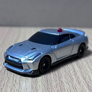 トミカ　4D 日産GT-R覆面パトカー　動作良好