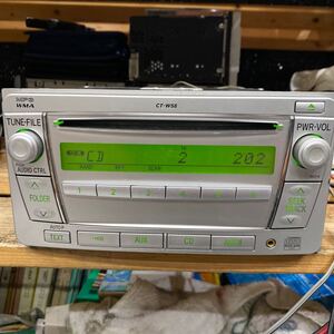 トヨタ純正　CD/AUX 08600-00H30 CT-W58