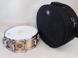 美品 SAKAE/サカエ フォスファーブロンズ スネアドラム JAPAN CUSTOM Phosphor Bronze Snare 14x5.5 SDM1455PBJ 専用ケース付 § 70D07-1