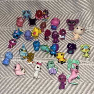 Hatchimals Colleggtibles Figure Mixed Lot 30 Figures Some Mini Glitter Wings D3 海外 即決