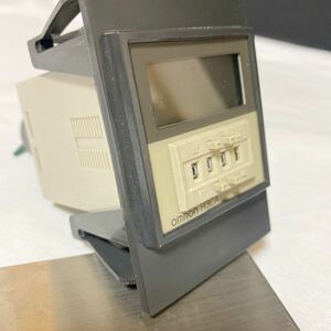 OMRON H3CA-8 TIMER オムロン ソリッドステートタイマー　Y92F-70カバー付き　デジタルタイマー　SOURCE100/110/120VAC 50/60Hz