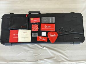 ★169 Fender ハードケース 鍵付き/ 付属品 本体なしブラック 