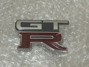 日産純正 ＢＮＲ３２ リアエンブレム 未使用品 ＃ＫＨ２ ガンメタ 絶版品 ♪ GTR GT-R nismo ニスモ エンブレム R32NO621