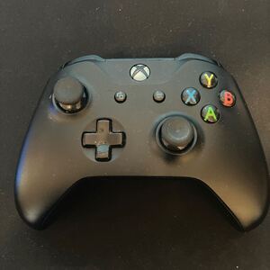 【ホビー】Xbox One ワイヤレス コントローラー（ブラック）後期型 Bluetooth対応　（低頻度使用・美品・動作OK）