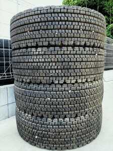 送料無料　スタッドレス　245/70R19.5　BS　BRM　再製　W900パータン　4本セット　17mm　バリ溝