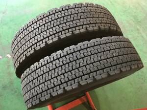 s059-4-1 ☆225/80R17.5 BS W900 中古2本♪ 2022/2017年製 ブリヂストン 中古スタッドレス 残溝10ｍｍ！ k70