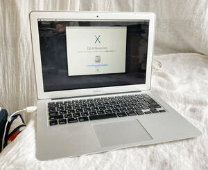 アップル　APPLE MacBook Air 1400/13.3 MD760J/B　 シルバー 1.4GHzデュアルコアIntel Core i5を搭載した13.3型MacBook Air