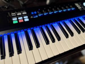 Native Instruments Komplete Kontrol S61 MK1【動作品】