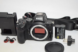 ★Nikon ニコン Z 5 ボディ★ショット数約15000回