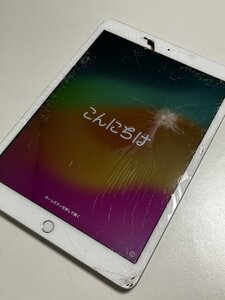 ●APPLE iPad7 Wi-Fiモデル 128GB シルバー 第7世代●液晶割れ②