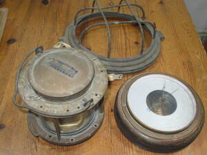 824.船舶用品 真鍮製 3点 ( ランプ燈・丸窓枠・湿度気圧計 ) 船具 現状品 40年前 昭和 レトロ 同梱可能