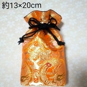 【ハンドメイド品】 巾着袋　 金襴生地　朱色　龍柄　スマホ入れ　小物入れ　13×20cm　