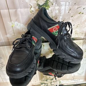 GUCCI スニーカー ブラック シェリー レザー メンズ ロゴ GG 紐履 高級ブランド 靴 通勤 10 ラバーソール 黒 本革 大人気 グッチ 美品 中古