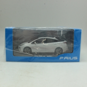 ★ TOYOTA トヨタ PRIUS プリウス 1/30 ホワイトパール クリスタルシャイン オフィシャルミニカー ミニカー 未使用品