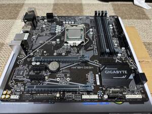 GIGA-BYTE H470M DS3H (MicroATX/LGA1200/Intel H470) + Intel Core i5-10400 (Comet Lake) 2点セット 中古 動作品