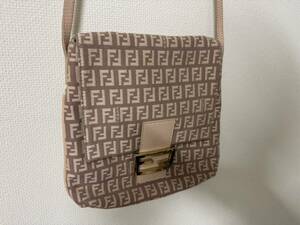 正規品美品FENDI フェンディ ズッカ柄 キャンバス×レザー ショルダーバッグ ゴールド金具 ピンク 売り切り本物