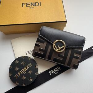 【美品】 476 FENDI フェンディ 3つ折り財布 ミニ財布