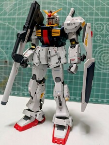 RG1/144ガンダムMk-Ⅱ[エウーゴ仕様] 　1/144「Gディフェンサー＆フライングアーマー」HG　塗装済完成品