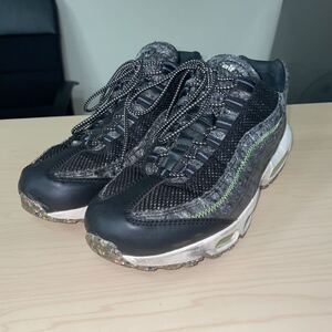 【633】NIKE AIR MAX 95 black