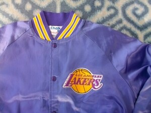 ロサンゼルス レイカーズ 紫？ジャンパー 美品 M NBA Los Angeles Lakers レーカーズ