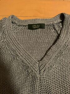 美品　ZARA MAN Made in Spain Vネックニット　グレー　Lサイズ