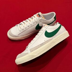 定価12,100円　27㎝　NIKE　ナイキ　BLAZER LOW 