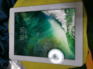 Apple ipad 4th Generation Retina Display Model Wi-fi MD514JA