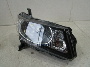 SALE!! ホンダ　フリード　スパイク　GB3　純正　HID　右ヘッドライト