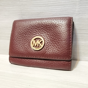 1769 即決 MICHAEL KORS マイケル コース レザー パスケース 定期入れ カードケース カード入れ 名刺入れ ブラウン系 茶色系 ロゴ 二つ折り