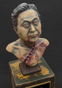 「政治家ゾンビ胸像 鳩〇由紀夫氏似 ZOMBIE FOUNDER 」レジンキット完成品 HEADLONG