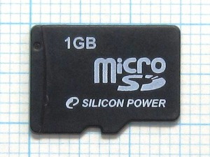 ★SILICON POWERT microＳＤカード １ＧＢ 中古 ★送料６３円～