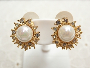 K532　ヴィンテージ　イヤリング　ニナリッチ　NINA RICCI　ゴールドカラー　ラインストーン　小さめサイズ　Vintage　earring