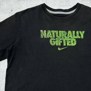 NIKE NATURALLY GIFTED ブラック Tシャツ ナイキ　　スポーツ タウンユース 半袖 ショートスリーブ クルーネック キッズ 早3890