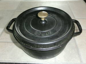 STAUB LA COCOTTE MADE IN FRANCE 9 3/8" 24