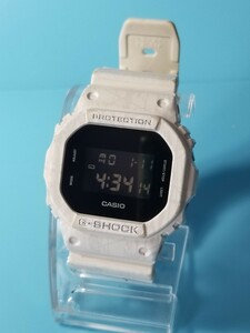 10 G-SHOCK 　DW-5600SL-7JF　スラッシュパターンシリーズ　稼働良品 　(検索ジャンク セット まとめ 同梱) ホワイト　反転液晶 CASIO