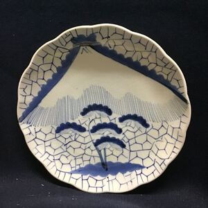 古伊万里　氷裂紋皿　飾り皿　絵皿　染付　直径23cm 染付氷裂富士松図皿　志田窯　氷裂文