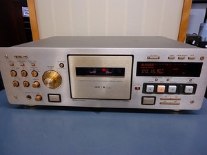 TEAC カセットデッキ　Ｖ8030Ｓ　動作品